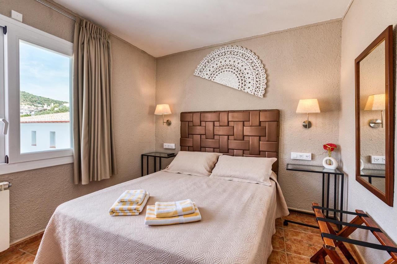 Bed and Breakfast La Fonda Cadaqués Exterior foto
