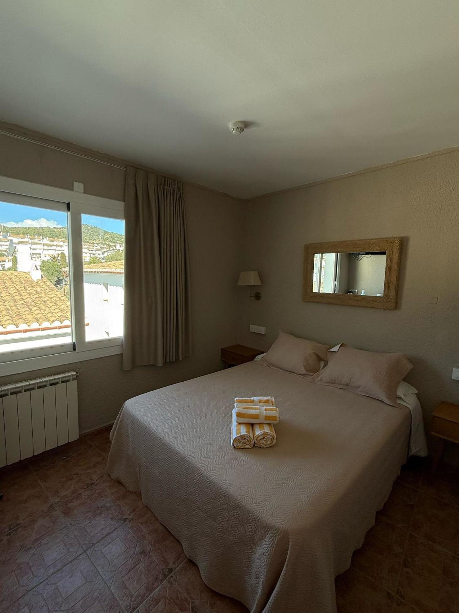 Bed and Breakfast La Fonda Cadaqués Exterior foto